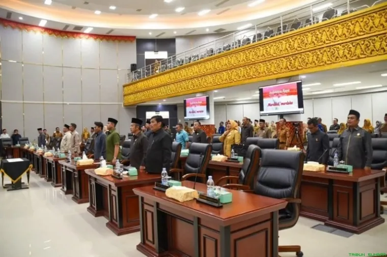 Rapat paripurna penyampaian Ranperda tentang Perubahan APBD-P Kota Padang Tahun Anggaran 2025, Senin (30/6/2025). (Foto: Ist)