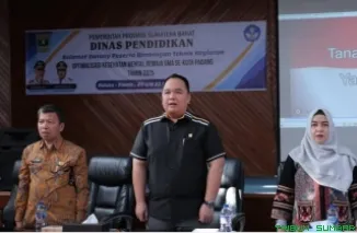 Wakil Ketua DPRD Sumbar, Nanda Satria, menjadi narasumber dalam Bimtek Kesehatan Mental Remaja untuk siswa SMA se-Kota Padang, Kamis (22/5/2025). (Foto: Ist)