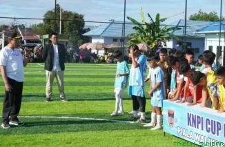 Wakil Wali Kota Padang, Maigus Nasir, membuka turnamen Festival Sepak Bola Usia Dini KNPI Cup U-12 di Lapangan Tunggul Hitam, Rabu (9/7/2025). (Foto: Ist)
