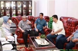 Ketua DPRD Sumbar, Drs. H. Muhidi, M.M., saat meninjau Dinas Pendidikan Wilayah I Bukittinggi dalam rangka pembahasan pertanggungjawaban APBD 2024, Rabu (2/7/2025). (Foto: Ist)