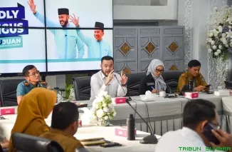Wali Kota Padang Fadly Amran memimpin rapat koordinasi persiapan Hari Jadi Kota Padang ke-356 di Rumah Dinas Wali Kota, Selasa (1/7/2025). (Foto: Ist)