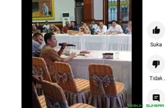 Suasana pertemuan antara Pemkab Siak, PT SSL, dan warga Desa Tumang saat terungkap kepemilikan lahan konsesi oleh kelompok cukong, Senin (21/7/2025). (Foto: Ist)