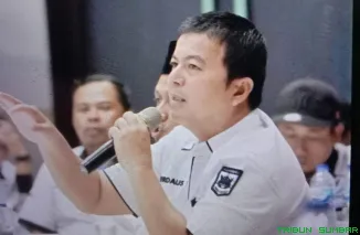 Firdaus Firman "Ajo" resmi dilantik Gubernur Sumbar Mahyeldi sebagai Kepala Disnakertrans Sumbar di Auditorium Gubernur Sumbar. (Foto: Ist)