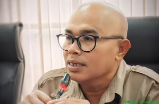 Ketua PJKIP Sumbar Almudazir memberikan apresiasi kepada Pansel Sekda Agam yang telah menetapkan tiga kandidat terbaik untuk memperkuat birokrasi Pemkab Agam. (Foto: Ist)