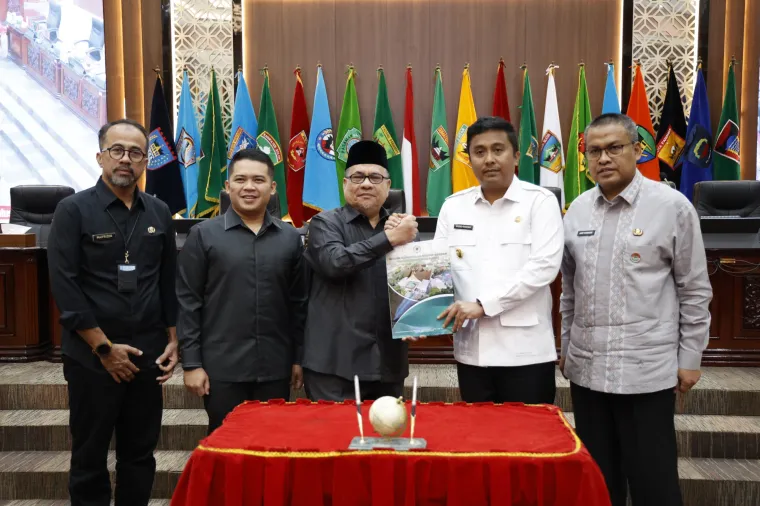 DPRD dan Pemprov Sumbar Tetapkan KUA-PPAS Tahun 2026 Dalam Rapat Paripurna