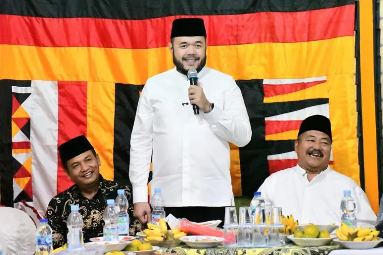 Wali Kota Padang Fadly Amran menghadiri Peringatan Maulid Nabi Muhammad SAW yang digelar PKDP Kota Padang di Masjid Nurul Huda Purus Baru, Padang Barat. (Foto: Ist)