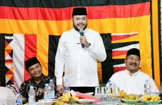 Wali Kota Padang Fadly Amran menghadiri Peringatan Maulid Nabi Muhammad SAW yang digelar PKDP Kota Padang di Masjid Nurul Huda Purus Baru, Padang Barat. (Foto: Ist)