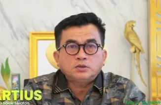 Ketua DPRD Solok Selatan, Martius, memberikan imbauan kepada masyarakat agar tetap tenang, tidak terprovokasi isu negatif, dan bijak menggunakan media sosial. (Foto: Ist)