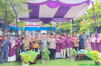 Wakil Wali Kota Padang H. Maigus Nasir membuka Pra OSN IPS 2025 di SMPN 13 Padang, didampingi pengurus MGMP IPS Kota Padang. (Foto: Ist)