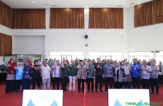 Wakil Wali Kota Padang Maigus Nasir memimpin Rapat Koordinasi Stabilisasi Harga Beras melalui Gerakan Pangan Murah (GPM) di Gedung Bagindo Aziz Chan Kantor Pemko Padang.  (Foto: Ist)