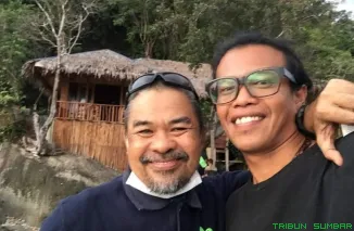 Ricky Putra Sinaro, pemuda asal Sungai Pinang, berhasil menyulap kampung nelayan menjadi destinasi wisata dunia dengan konsep Green Tourism. (Foto: Ist)
