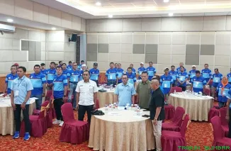 Prof Syahrial Bakhtiar membuka Musprov PBVSI Sumbar 2025 di UNP Convention Hotel, Padang, Rabu (10/9/2025). (Foto: Ist)
