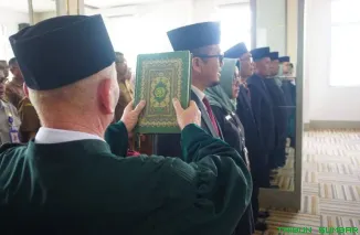 Bupati Dharmasraya Annisa Suci Ramadhani saat melantik sembilan pejabat pimpinan tinggi pratama di Aula Kantor Bupati Dharmasraya, Senin (22/9/2025). (Foto: Ist)