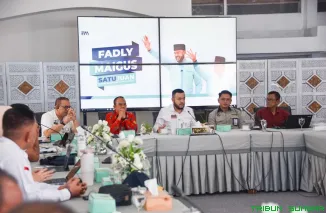 Wali Kota Padang, Fadly Amran, bersama Satgas KPK RI saat Rakor MCSP di Gedung Putih Rumah Dinas Wali Kota Padang, Rabu (10/9/2025). (Foto: Ist)