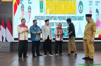 Anggota Komisi IV DPR RI Rahmat Saleh menyerukan penguatan kapasitas penyuluh melalui Perhiptani Sumbar untuk mendorong produktivitas dan kesejahteraan petani. (Foto: Ist)