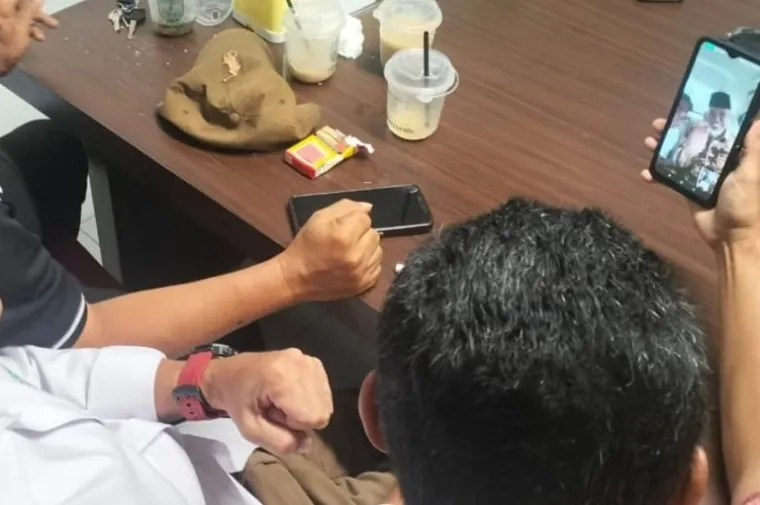 Gubernur Sumatera Barat, Mahyeldi, memastikan akan hadir dalam Kongres VII DPP IKA Unand 2025 di Hotel ZHM Padang. (Foto: Ist)