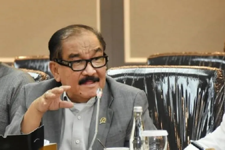 M. Shadiq Pasadigoe menyoroti lemahnya sistem digital Imigrasi yang menyebabkan ribuan anak muda gagal mendaftar program Working Holiday Visa (SDUWHV). (Foto: ist)