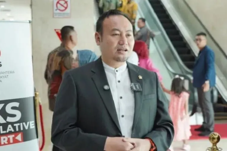 Anggota Komisi IV DPR RI, Rahmat Saleh, menyerukan pentingnya peran pemuda Minangkabau dalam menjaga semangat persatuan bangsa di momentum Hari Sumpah Pemuda ke-97, Jakarta, Selasa (28/10/2025). (Foto: Ist)