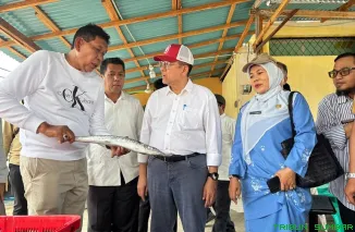 Irman Gusman melakukan kunjungan ke PPI Tiku, Jumat (24/10/2025). (Foto: Ist)