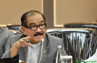M. Shadiq Pasadigoe menyoroti lemahnya sistem digital Imigrasi yang menyebabkan ribuan anak muda gagal mendaftar program Working Holiday Visa (SDUWHV). (Foto: ist)