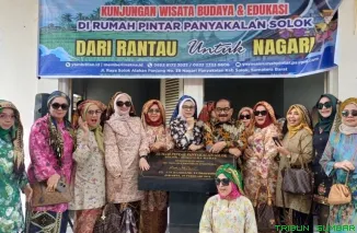 Anggota DPR RI Fraksi Partai NasDem, M. Shadiq Pasadigoe, saat menghadiri Kunjungan Wisata Budaya dan Edukasi di Rumah Pintar Panyakalan, Solok. (Foto: Ist)