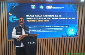 Ketua Majelis Kehormatan IWO, Jenderal (Purn) Agus Andrianto, menutup Rakernas III IWO di Gedung Ali Sadikin, Taman Ismail Marzuki, Jakarta, Rabu (29/10/2025). (Foto: Ist)