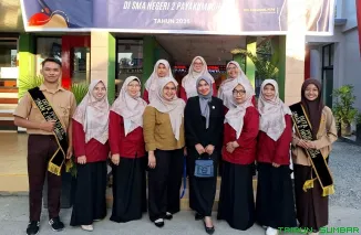 Ketua Monev KI Sumbar Mona Sisca bersama tim melakukan visitasi ke badan publik di Payakumbuh dalam rangka tahapan akhir Monev Keterbukaan Informasi Publik 2025. (Foto: Ist)