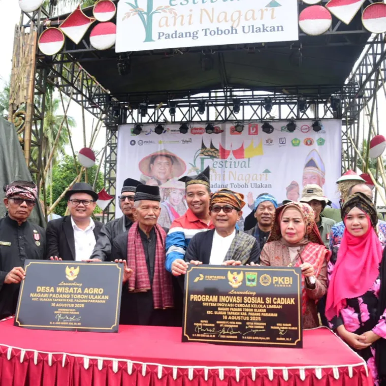 Bupati John Kenedy Azis Launching Festival Tani Nagari Padang Toboh Ulakan
