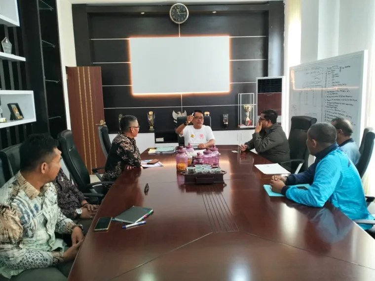 Bupati Padang Pariaman Terima Audiensi Kepala BPTD Sumbar, Bahas Pemasangan Lampu Jalan Tenaga Surya