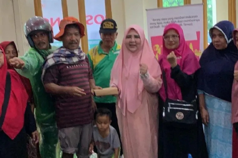 Ketua PW ALPPIND Sumbar sekaligus Anggota DPR RI Komisi VI, Hj. Nevi Zuairina, saat menyampaikan pernyataan kepedulian terhadap korban banjir bandang yang melanda sejumlah wilayah di Sumatera. (Foto: Ist)