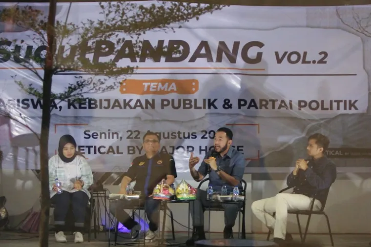 Liga Mahasiswa NasDem Sumbar menghadirkan tokoh muda dan politisi di Pelataran Tower DPW NasDem Sumbar, Padang. (Foto: Ist)