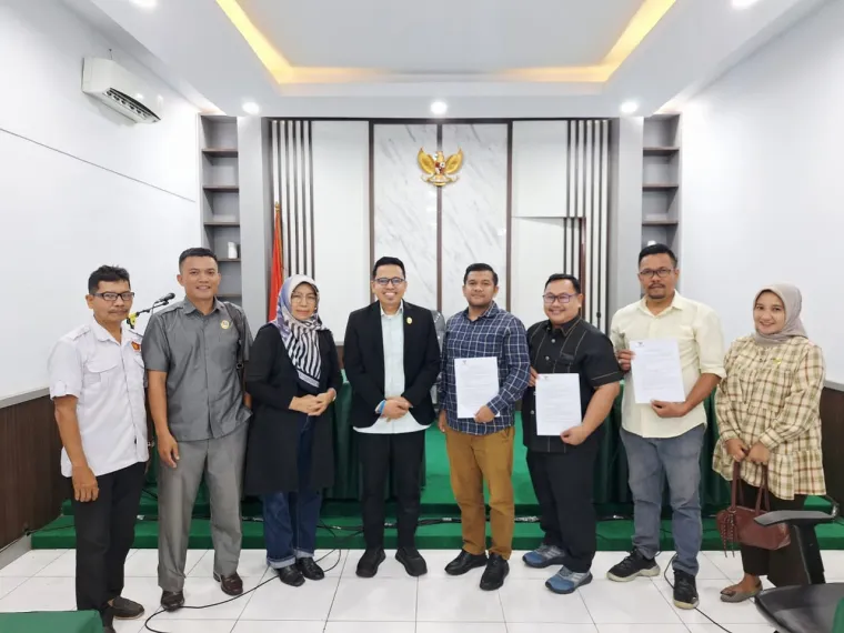 Mediasi Berhasil! Tiga Parpol Besar di Padang Siap Berikan Informasi Bantuan Keuangan Parpol