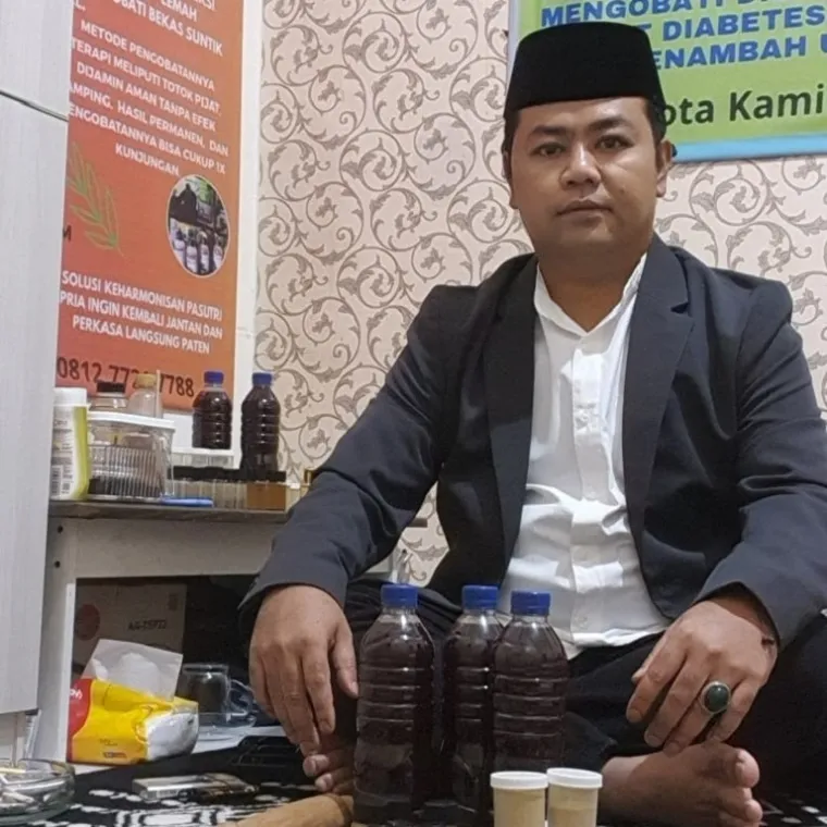 Ahli Terapis, H. Abdul Azis. (Foto: Ist)