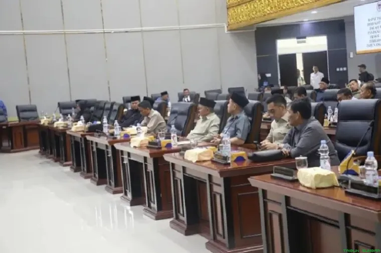 Suasana sidang paripurna penyampaian pandangan umum fraksi terhadap Rancangan APBD Tahun 2026. (Foto: Ist)