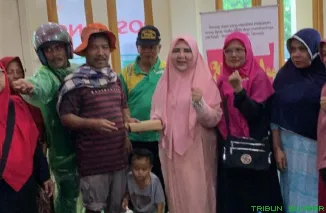 Ketua PW ALPPIND Sumbar sekaligus Anggota DPR RI Komisi VI, Hj. Nevi Zuairina, saat menyampaikan pernyataan kepedulian terhadap korban banjir bandang yang melanda sejumlah wilayah di Sumatera. (Foto: Ist)