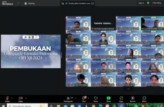 Plh Dekan Fakultas Farmasi Unand, Prof. Dr. apt. Yufri Aldi, MSi, membuka secara resmi Olimpiade Farmasi Indonesia (OFI) XII secara daring, Sabtu (1/11/2025). (Foto: Ist)