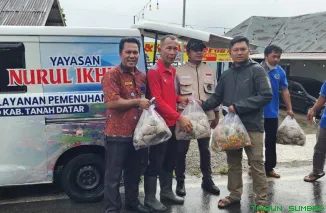 GAPEMBI Sumatera Barat bersama 46 dapur SPPG menyalurkan 60.000 porsi makanan bergizi kepada 27.433 warga terdampak banjir di sembilan kecamatan Kota Padang. (Foto: Ist)