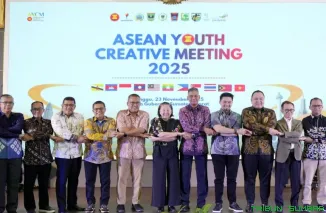 Wakil Ketua DPRD Sumbar Nanda Satria menyambut delegasi ASEAN Youth Creative Meeting (AYCM) 2025 dalam Gala Dinner di Auditorium Gubernuran Sumbar, Minggu (23/11/2025). (Foto: Ist)