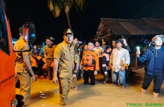 Wagub Sumbar Minta  Warga Waspada Cuaca Ekstrim Saat Tinjau Banjir Ulakan Tapakis