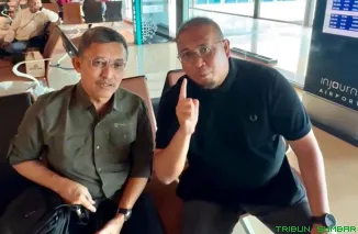 Wakil Ketua Komisi VI DPR RI Andre Rosiade bersama Direktur Utama PT Hutama Karya Koentjoro. (Foto: Ist)