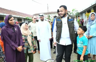 Wakil Dubes UEA Mrs. Shaima Al Hebsi bersama Wali Kota Padang Fadly Amran meninjau lokasi hunian sementara bagi korban bencana hidrometeorologi di Koto Tangah. (Foto: Ist)