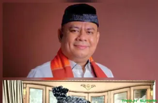 Dr. Anton Permana Dt. Hitam dan Ir. Almaisyar Dt. Bangso Dirajo Nan Kuniang, dua Niniak Mamak Koto Nan Ompek, memberikan pernyataan terkait polemik pertemuan KPK-RI soal Pasar Payakumbuh, Sabtu (3/1/2026). (Foto: Ist)