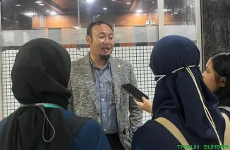 Anggota Komisi IV DPR RI Rahmat Saleh menyampaikan pandangannya terkait penertiban kawasan hutan oleh Satgas PKH dalam rapat di Gedung DPR RI, Jakarta. (Foto: Ist)