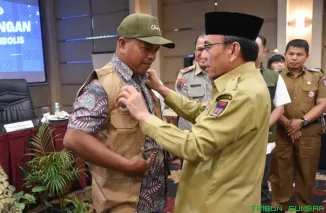 Wakil Wali Kota Padang Maigus Nasir membuka Pelatihan Kelurahan Siaga Bencana Kelurahan Ulak Karang Selatan di Pangeran Beach Hotel Padang. (Foto: Ist)