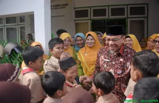 Wakil Wali Kota Padang Maigus Nasir meninjau kegiatan Pemeriksaan Kesehatan Gratis di Klinik Pratama Aisyiyah Cabang Gaung, Kamis (12/2/2026). (Foto: Ist)