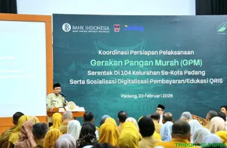 Wakil Wali Kota Padang Maigus Nasir menyampaikan arahan dalam Rapat Koordinasi Persiapan Gerakan Pangan Murah (GPM) di Aula Anggun Nan Tongga Kantor Perwakilan Bank Indonesia Provinsi Sumatera Barat, Senin (23/2/2026). (Foto: Ist)