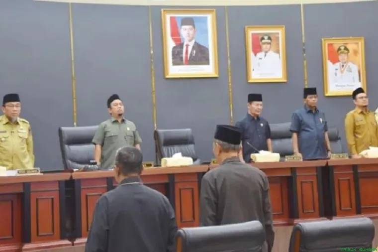 Rapat paripurna penyampaian Laporan Keterangan Pertanggungjawaban (LKPJ) Tahun Anggaran 2025 di ruang sidang utama DPRD Kota Padang, Senin (9/3/2026). (Foto: Ist)