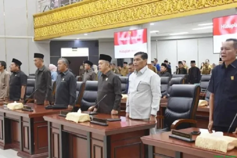 Rapat paripurna penyampaian Laporan Keterangan Pertanggungjawaban (LKPJ) Tahun Anggaran 2025 di ruang sidang utama DPRD Kota Padang, Senin (9/3/2026). (Foto: Ist)