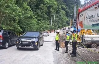 Arus lalu lintas di Lembah Anai. (Foto: Ist)
