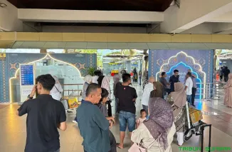 Aktivitas penerbangan di Bandara Internasional Minangkabau terpantau padat dengan total 61 penerbangan, didominasi rute Padang--Jakarta.(Foto: Ist)